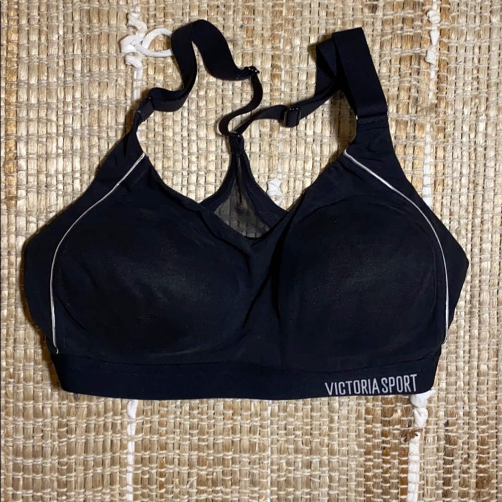 Victoria’s Secret 32C sports bra.